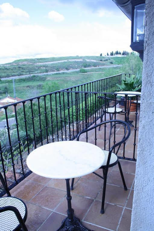 Hostal La Balquina Чинчон Екстер'єр фото